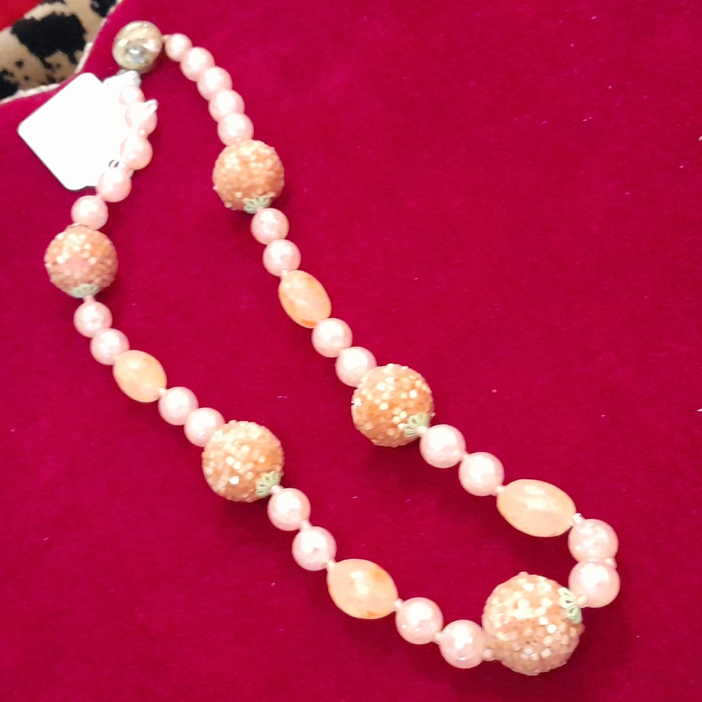 OLD VINTAGE NECKLACE